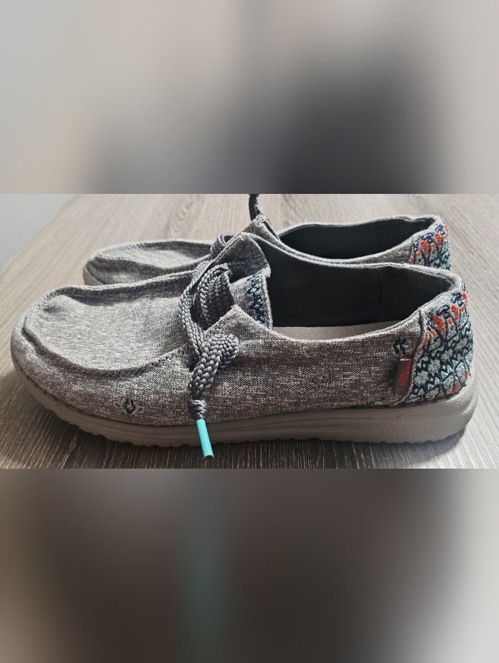 Womens HEYDUDE Wendy Flora Tulip Grey With Embroidery Slip On Sneakers Size 7